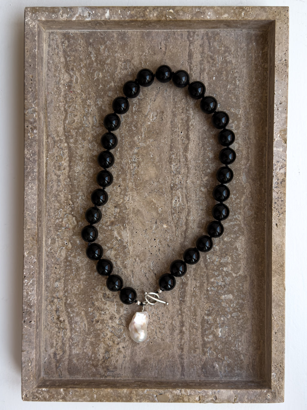 Maggie black onyx and freshwater pearl sterling silver necklace – OYSTER BAY