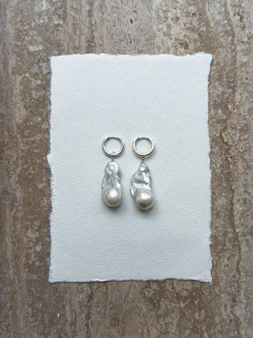 Lucky baroque freshwater pearl hoop earrings – OYSTER BAY