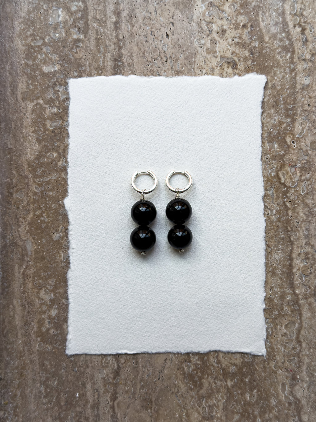 Maggie black onyx hoop earrings in sterling silver – OYSTER BAY